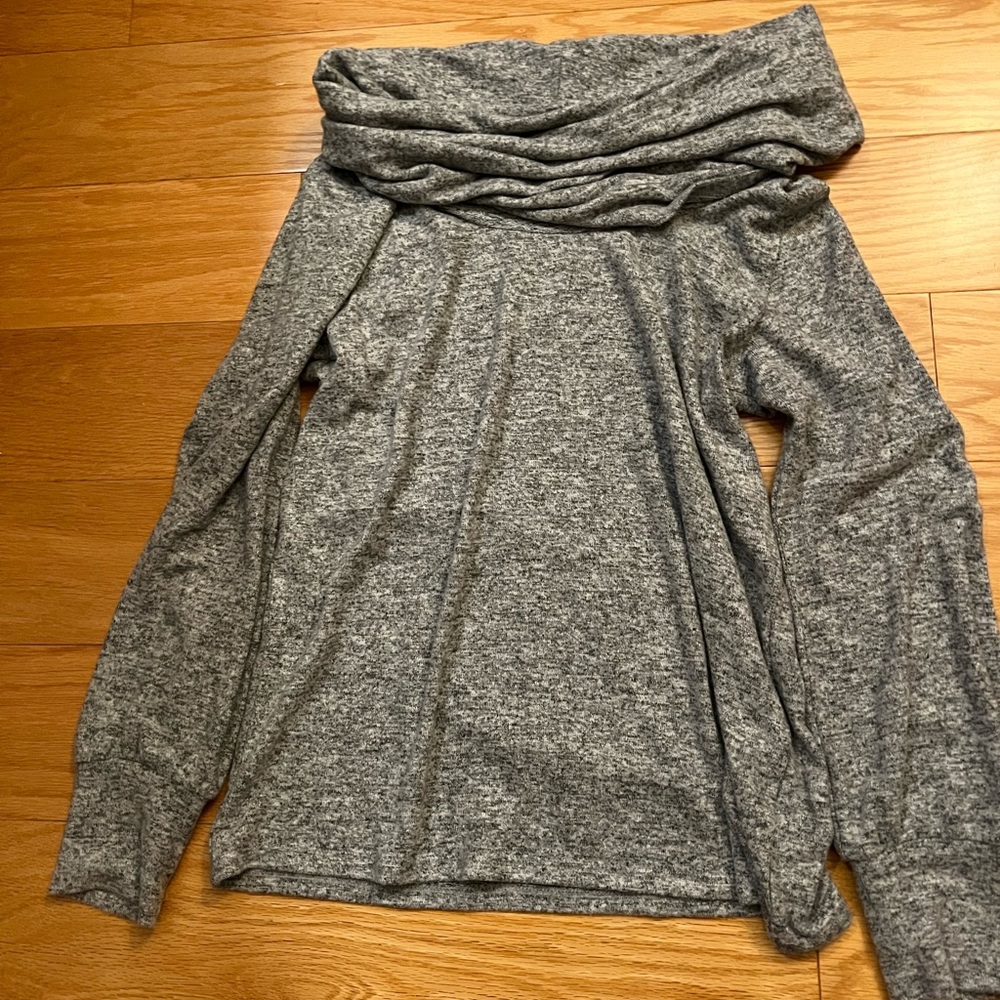 Brand new Gibson off shoulder top